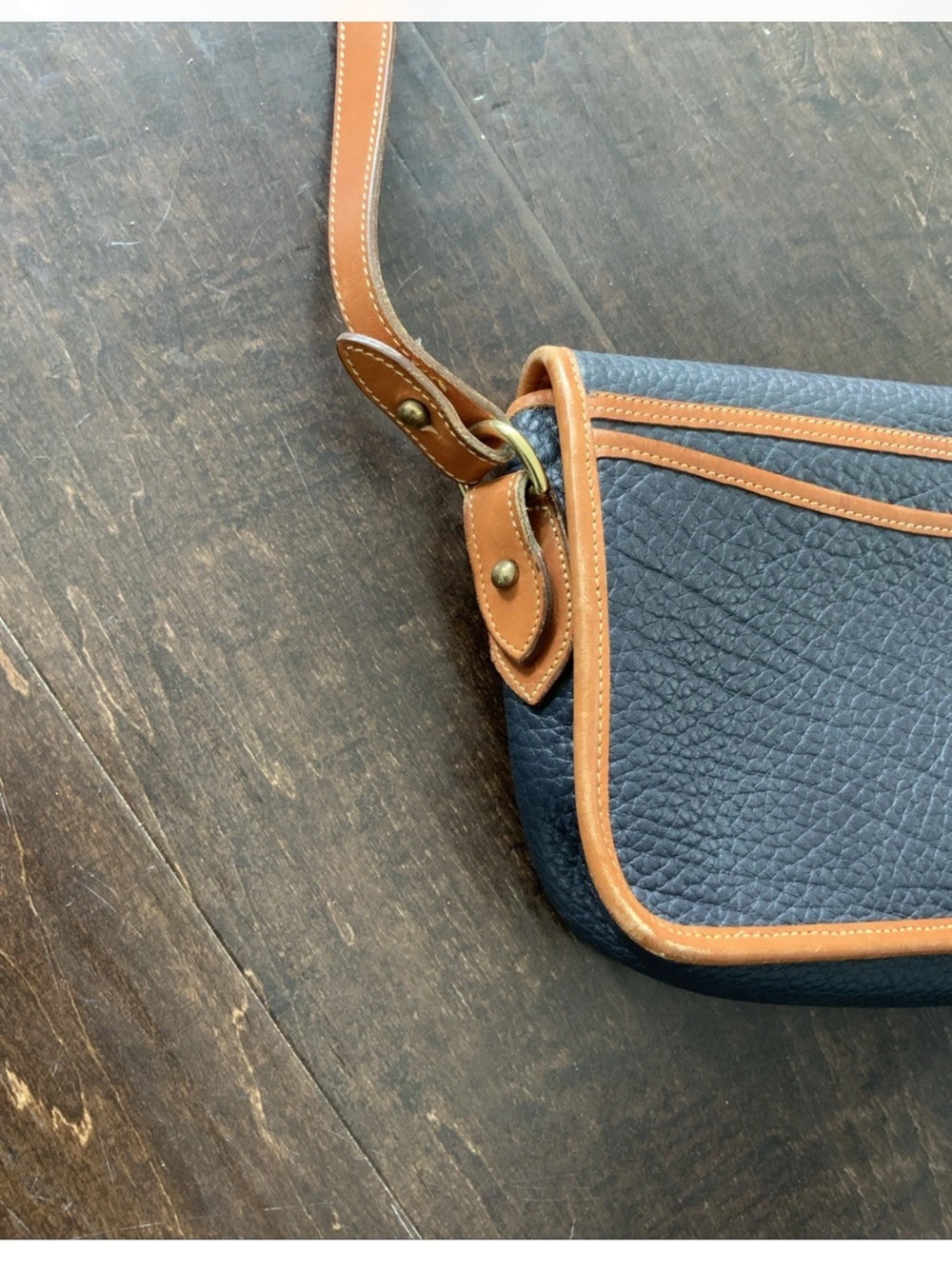 Dooney & Bourke Vintage All-Weather Leather Crossbody Bag Navy Tan USA Made - Picture 9 of 11